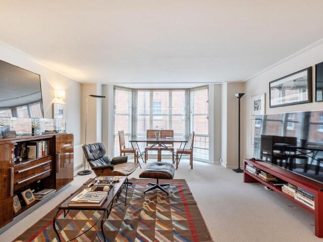 Flat for sale in City of Westminster, Greater London