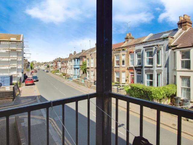 Flat for sale in Westbrook, Acol