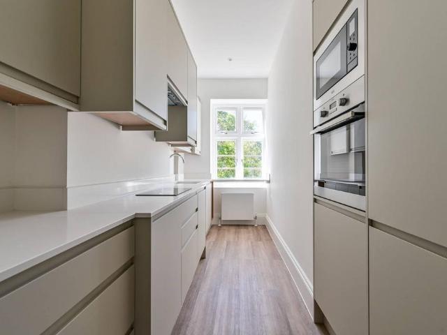 Flat for sale in Chalk Farm, Primrose Hill