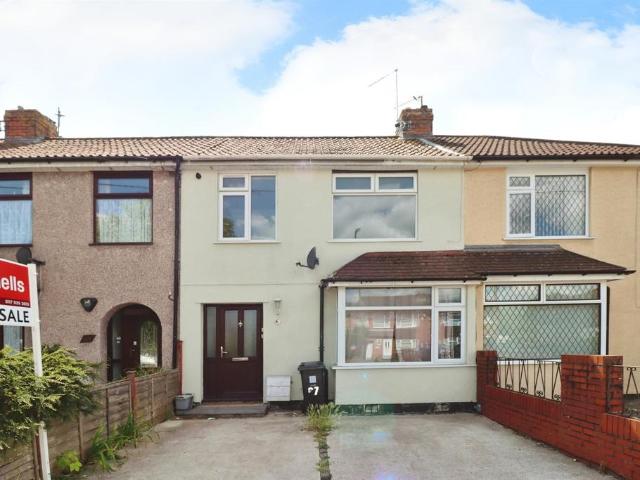 Flat for sale in Kingswood, Cadbury Heath