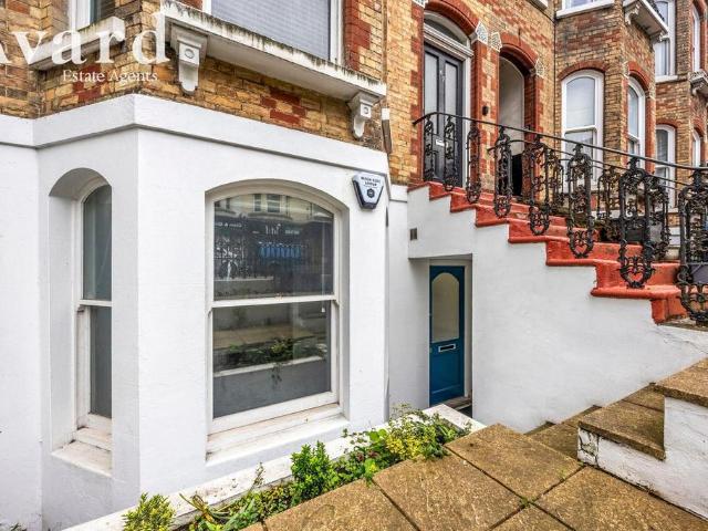 Flat for sale in Round Hill, Brighton & Hove