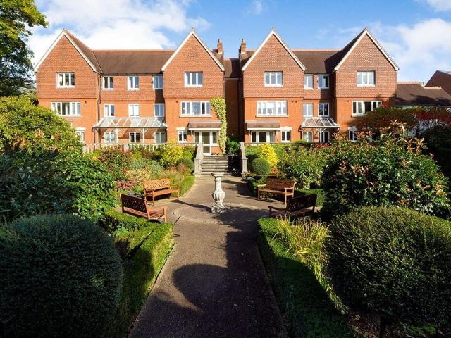 Flat for sale in Nevill Park, Sandown Park
