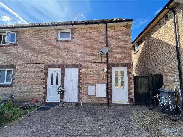 Flat for sale in London Borough of Hounslow, Greater London