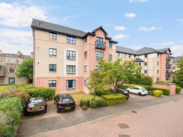 Flat for sale in Murrayfield, Scotland