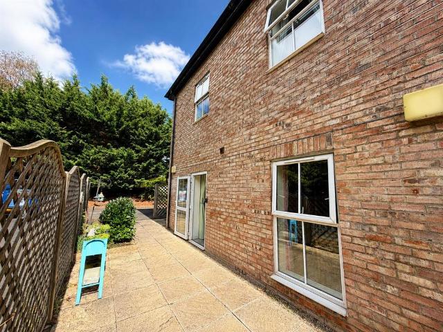 Flat for sale in Stamford Bridge, East Riding Of Yorkshire