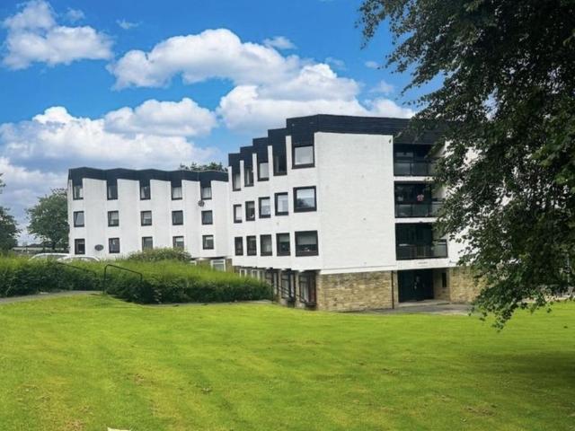 Flat for sale in Hamilton, Scotland