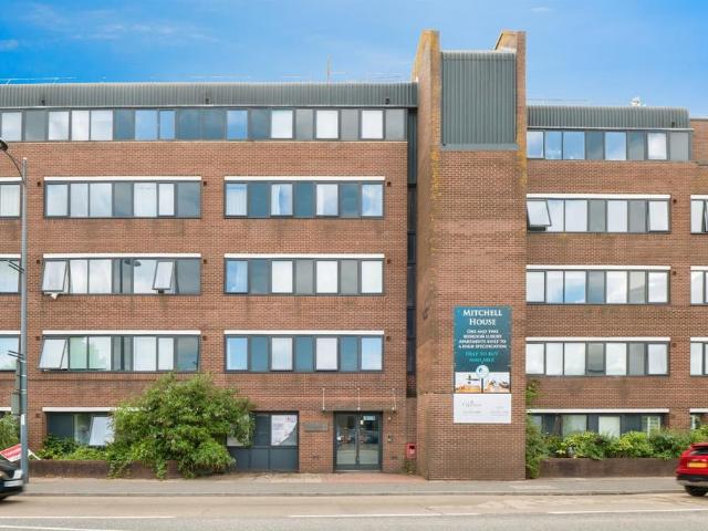 Flat for sale in Eastleigh, Helford