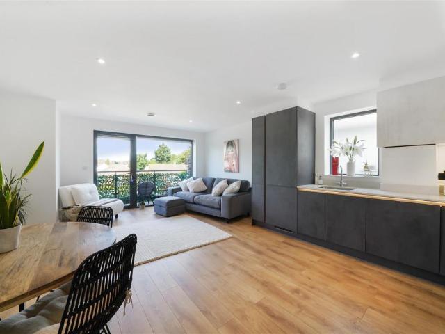 Flat for sale in Sudbury, Greater London