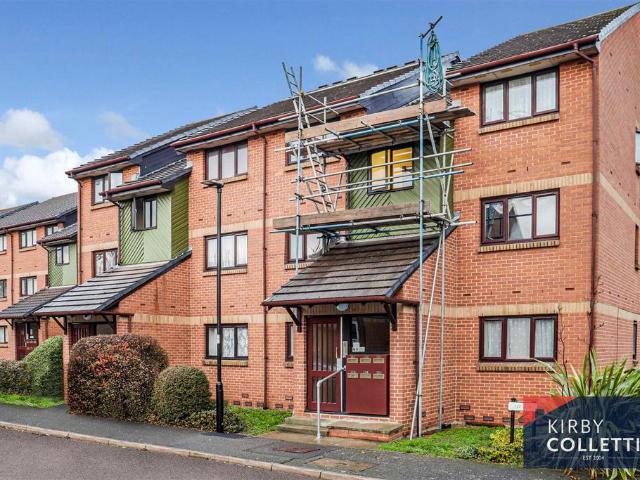 Flat for sale in Greater London