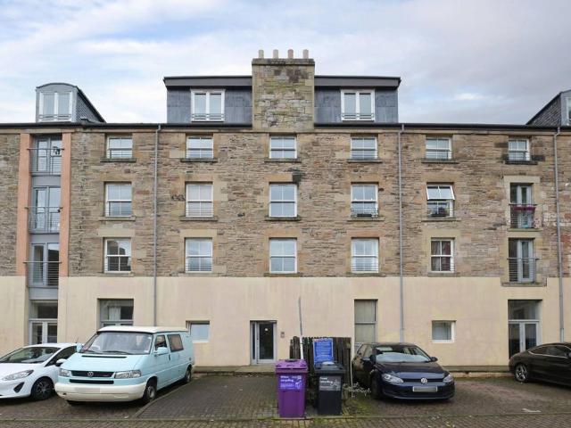Flat for sale in Moat, Slateford