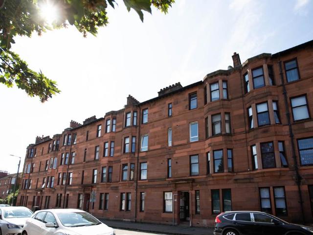 Flat for sale in Govanhill, Scotland