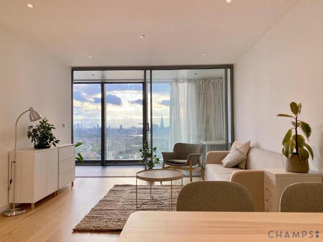 Flat for sale in Canary Wharf, Greater London