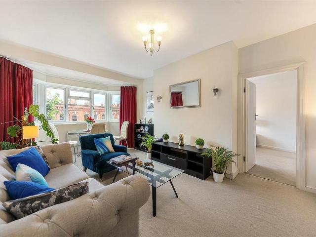 Flat for sale in London Borough of Hammersmith and Fulham, Greater London