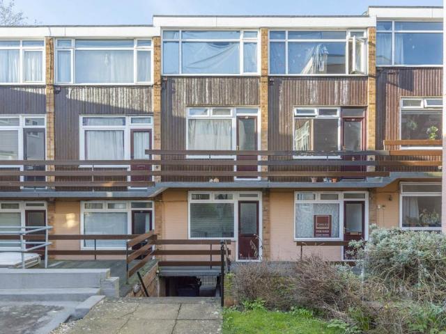Flat for sale in Heigham Grove, East Bank