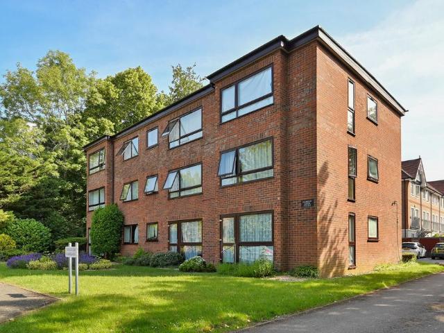 Flat for sale in North Watford