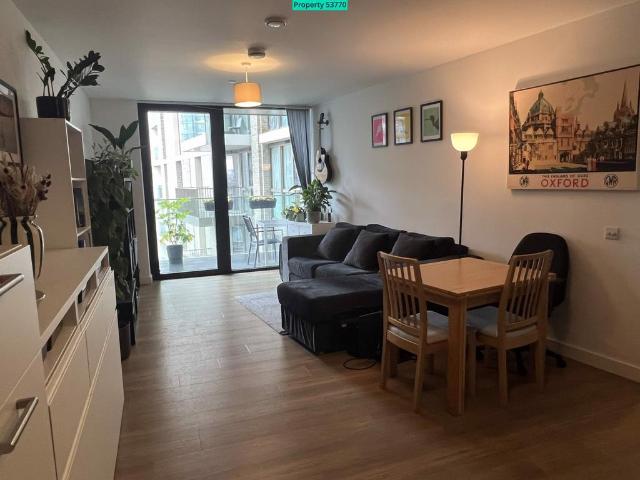 Flat for sale in St. George in the East, Wapping