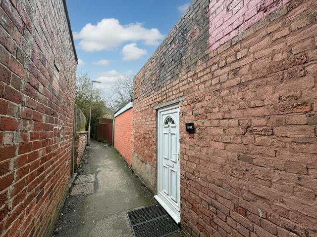 Flat for sale in Grantham, South Kesteven