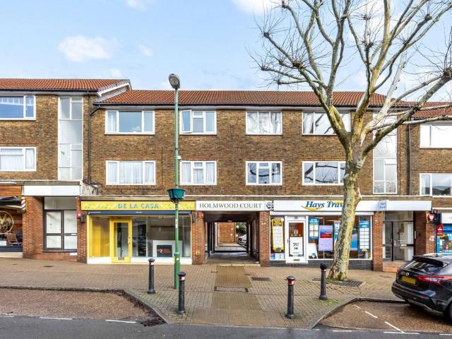 Flat for sale in Perryfields, West Sussex