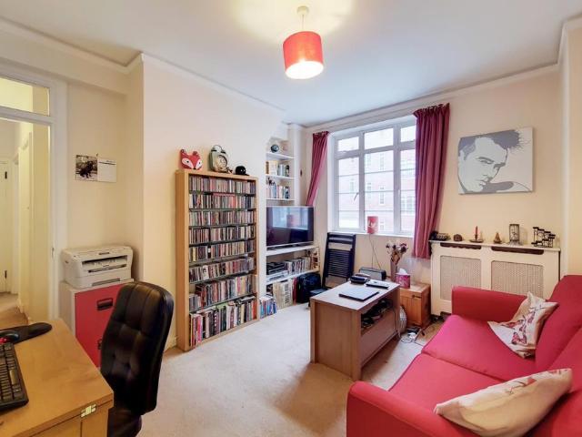 Flat for sale in Brook Green, Greater London