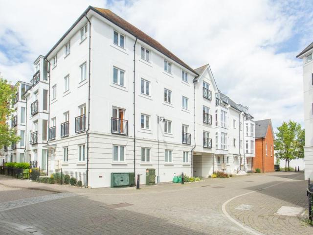 Flat for sale in St. Mildred's, The Bridge