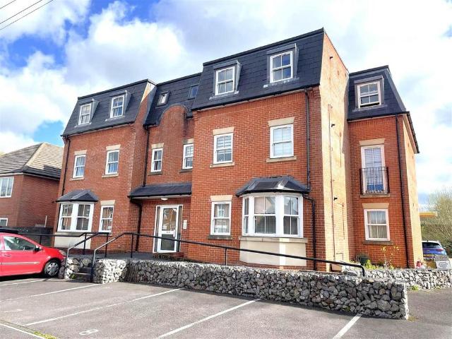 Flat for sale in Salisbury, Wiltshire