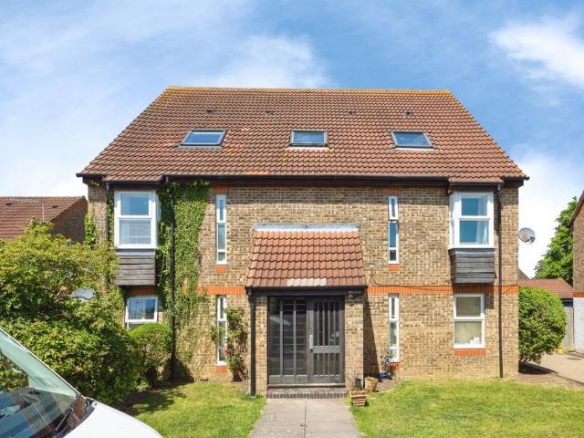 Flat for sale in Slyfield, Westborough