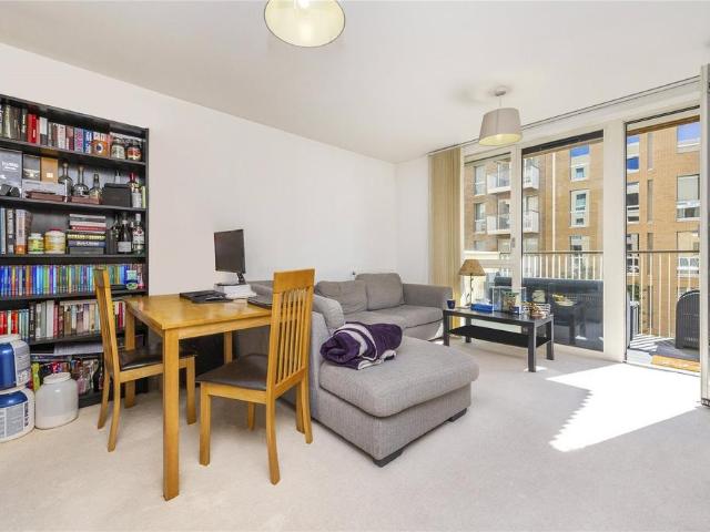 Flat for sale in Bromley-by-Bow, Poplar Grove