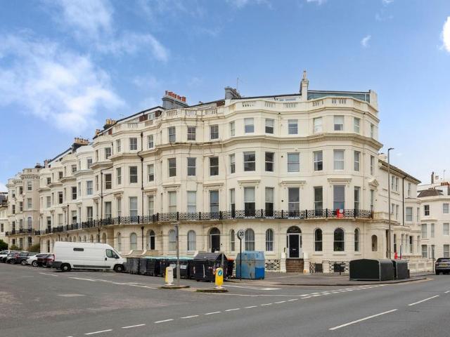 Flat for sale in Aldrington