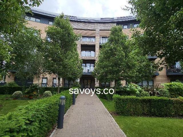 Flat for sale in Little Stanmore, Greater London