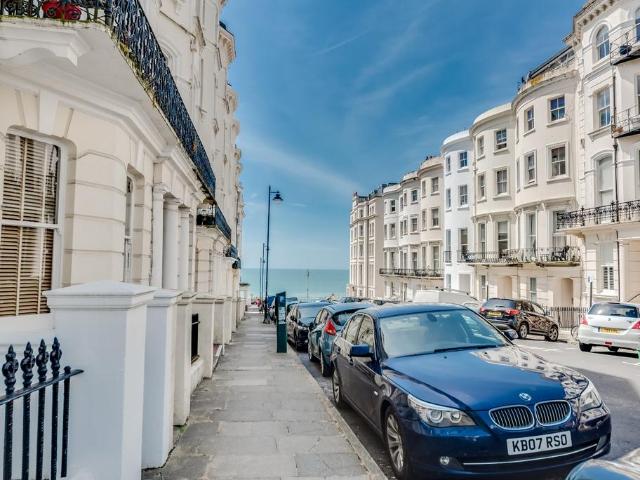 Flat for sale in Kemptown, Brighton & Hove