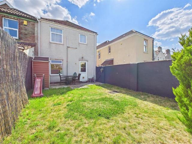 Flat for sale in Feckenham, City Of Bristol