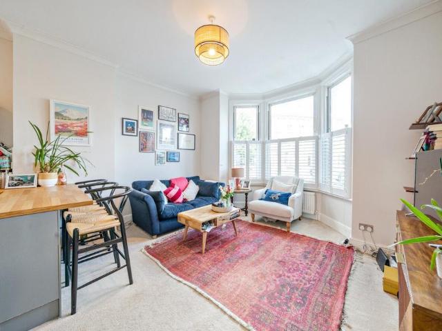 Flat for sale in London Borough of Wandsworth, Greater London