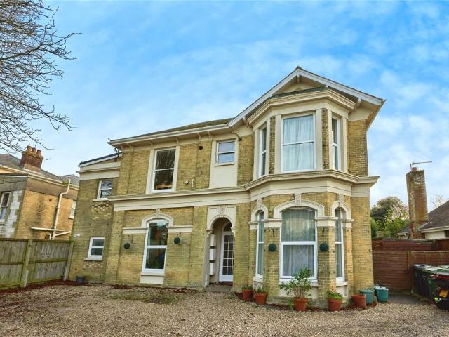 Flat for sale in Binstead, Ryde