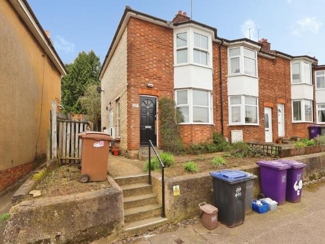 Flat for sale in Whitehill, King's Walden