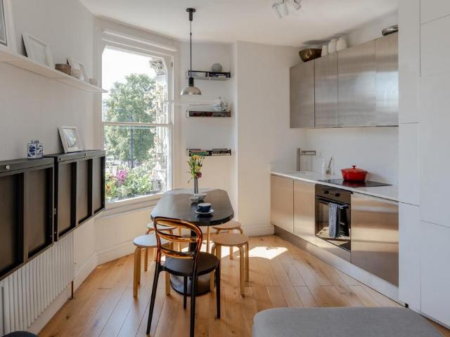 Flat for sale in London Borough of Southwark, Greater London