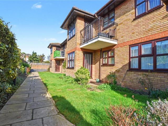 Flat for sale in Crook Log, Welling