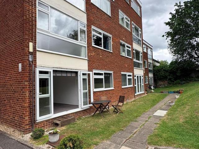 Flat for sale in Beckenham, Greater London
