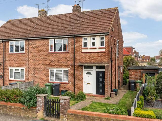 Flat for sale in Broxbourne, Hertfordshire