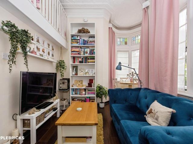 Flat for sale in Charlotteville, Westborough