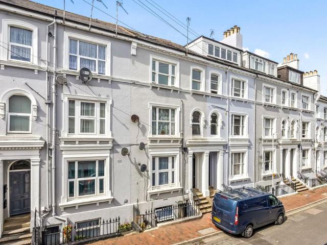 Flat for sale in St James, Sandown Park