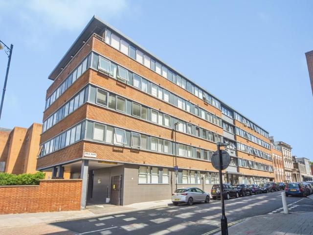 Flat for sale in The Polygon, City Of Southampton