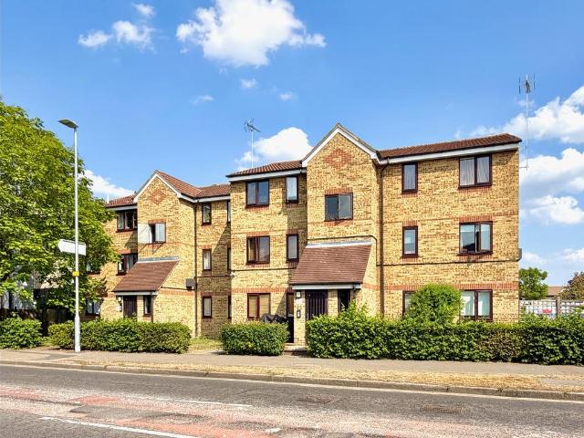 Flat for sale in Holywell Estate, North Watford