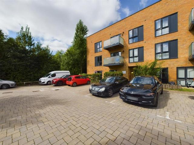 Flat for sale in Southcourt, Aylesbury