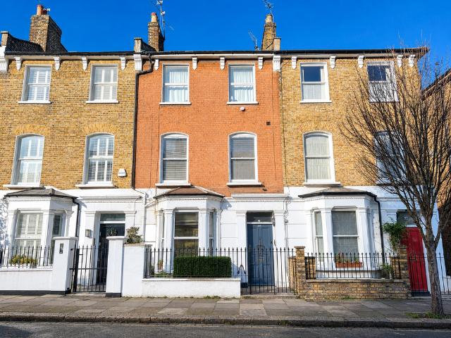 Flat for sale in Dartmouth Park, Greater London