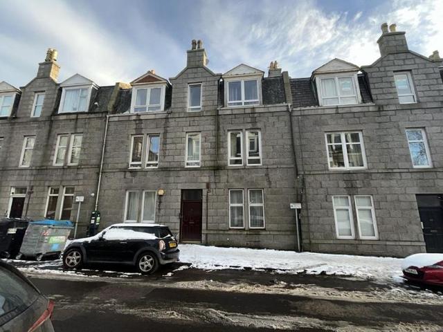 Flat for sale in Ballindoch, Scotland