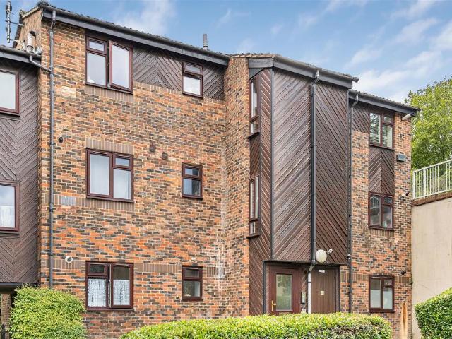 Flat for sale in Reading