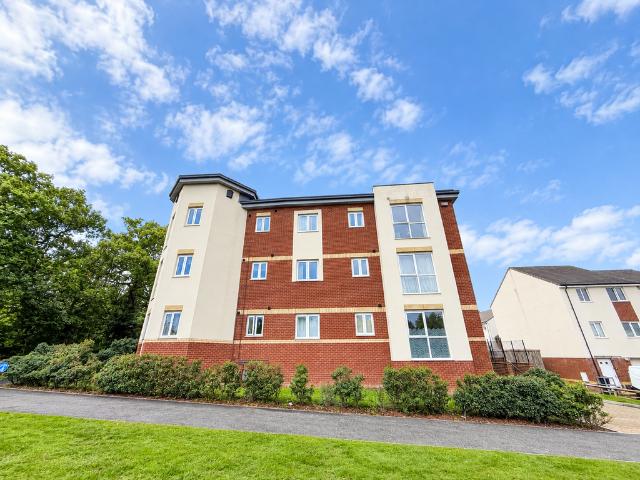 Flat for sale in St Leonards, Teignbridge