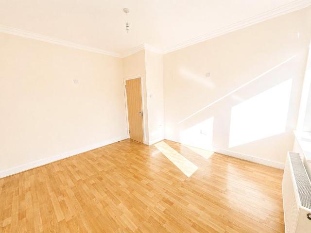 Flat for sale in London Borough of Lewisham, Greater London