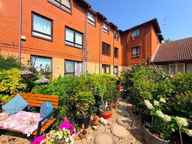Flat for sale in Peterborough