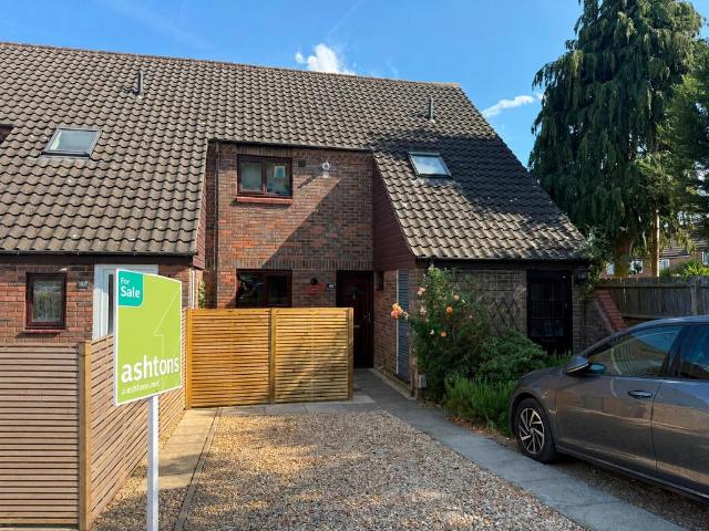 Flat for sale in St Albans, Five Acres
